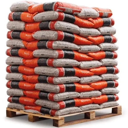 Palette de 975 kg : Granulés de Bois HEIZFUXX® Rouge (65 Sacs de 15 kg — Qualité Certifiée ENplus A1 / DIN EN ISO 17225-2 & FSC®)